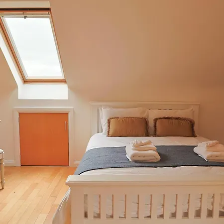 Semesterbostad 4br With Stunning Harbour Views In The Heart Of Kllybegs