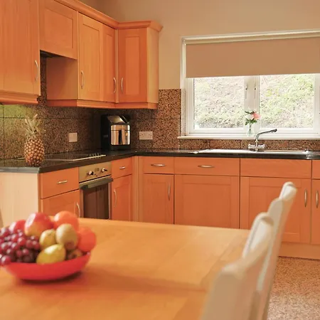 4br With Stunning Harbour Views In The Heart Of Kllybegs Semesterbostad