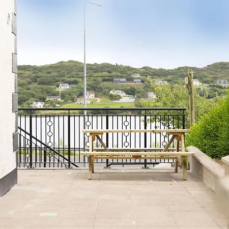 Semesterbostad 4br With Stunning Harbour Views In The Heart Of Kllybegs