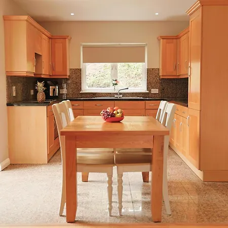 4br With Stunning Harbour Views In The Heart Of Kllybegs Nyaraló Killybegs