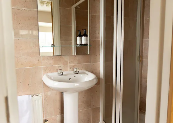 4br With Stunning Harbour Views In The Heart Of Kllybegs