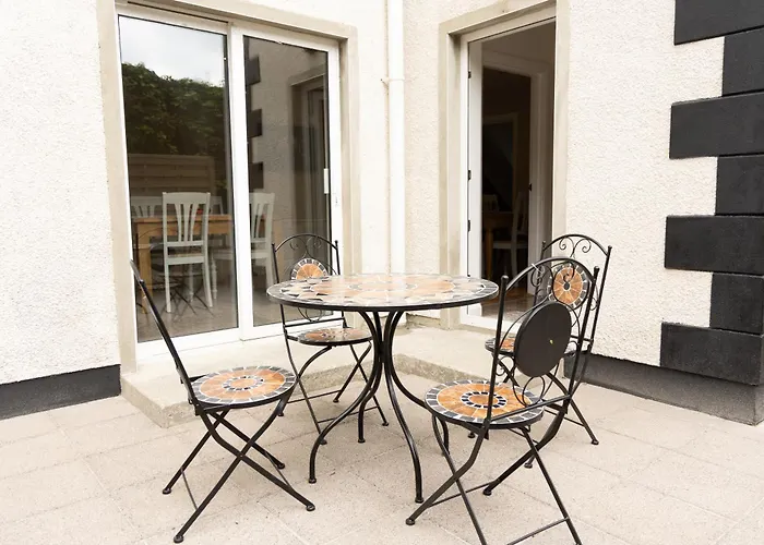 펜션 4br With Stunning Harbour Views In The Heart Of Kllybegs 킬리벡스